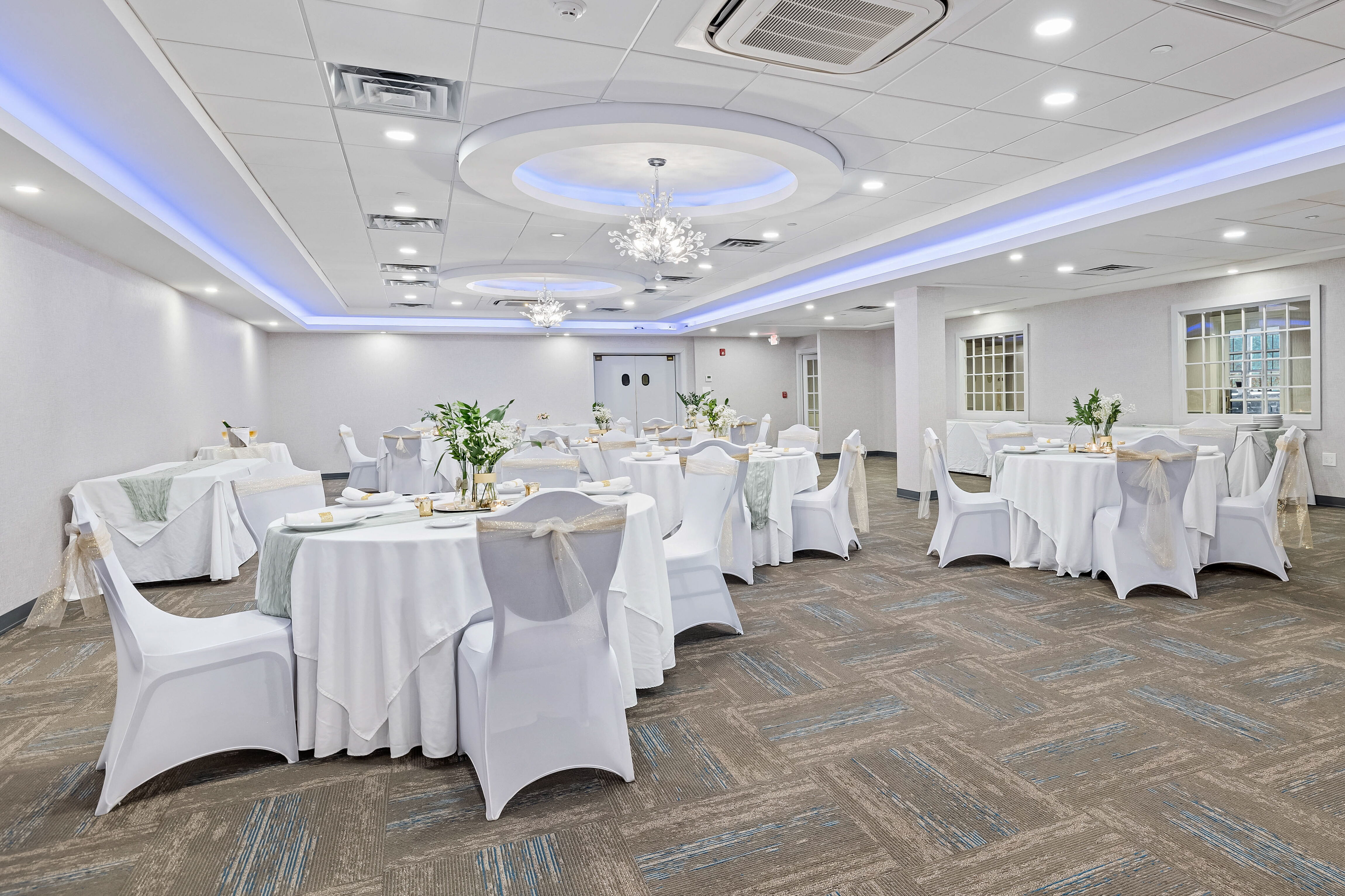 Banquets and Events at the John Carver Inn & Spa - A fully set event room