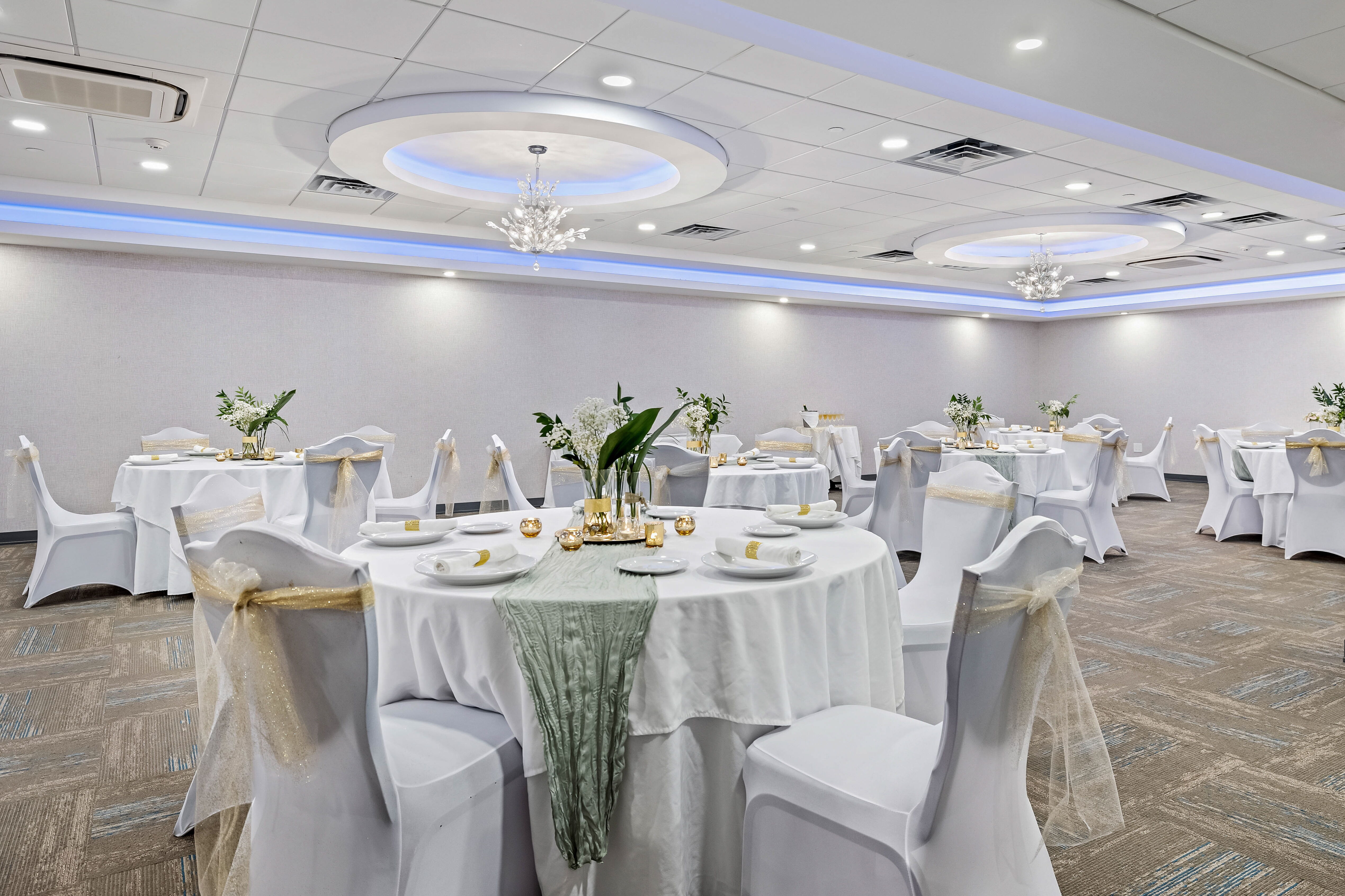 Banquets and Events at the John Carver Inn & Spa - A fully set event room