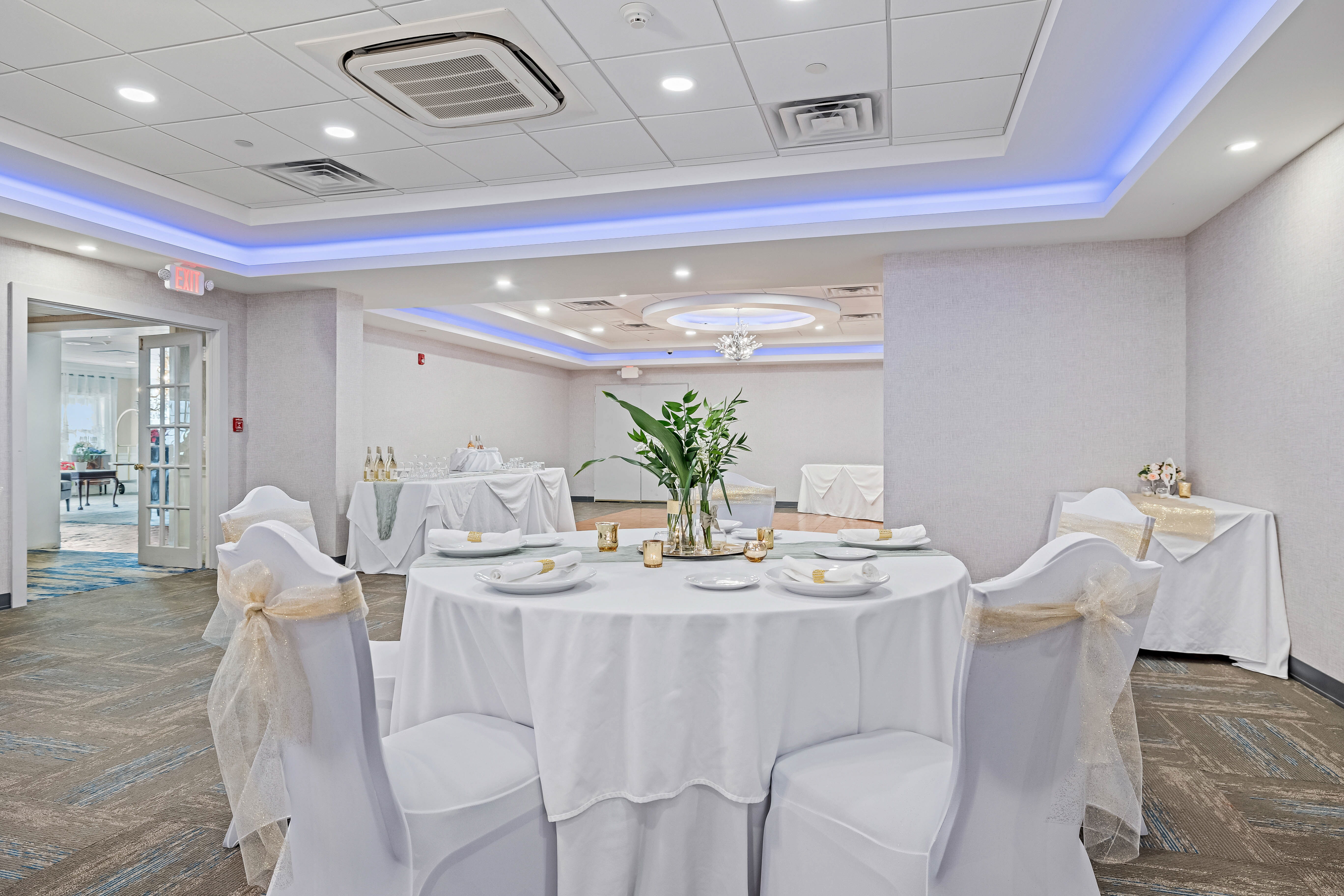 Banquets and Events at the John Carver Inn & Spa - A fully set event room