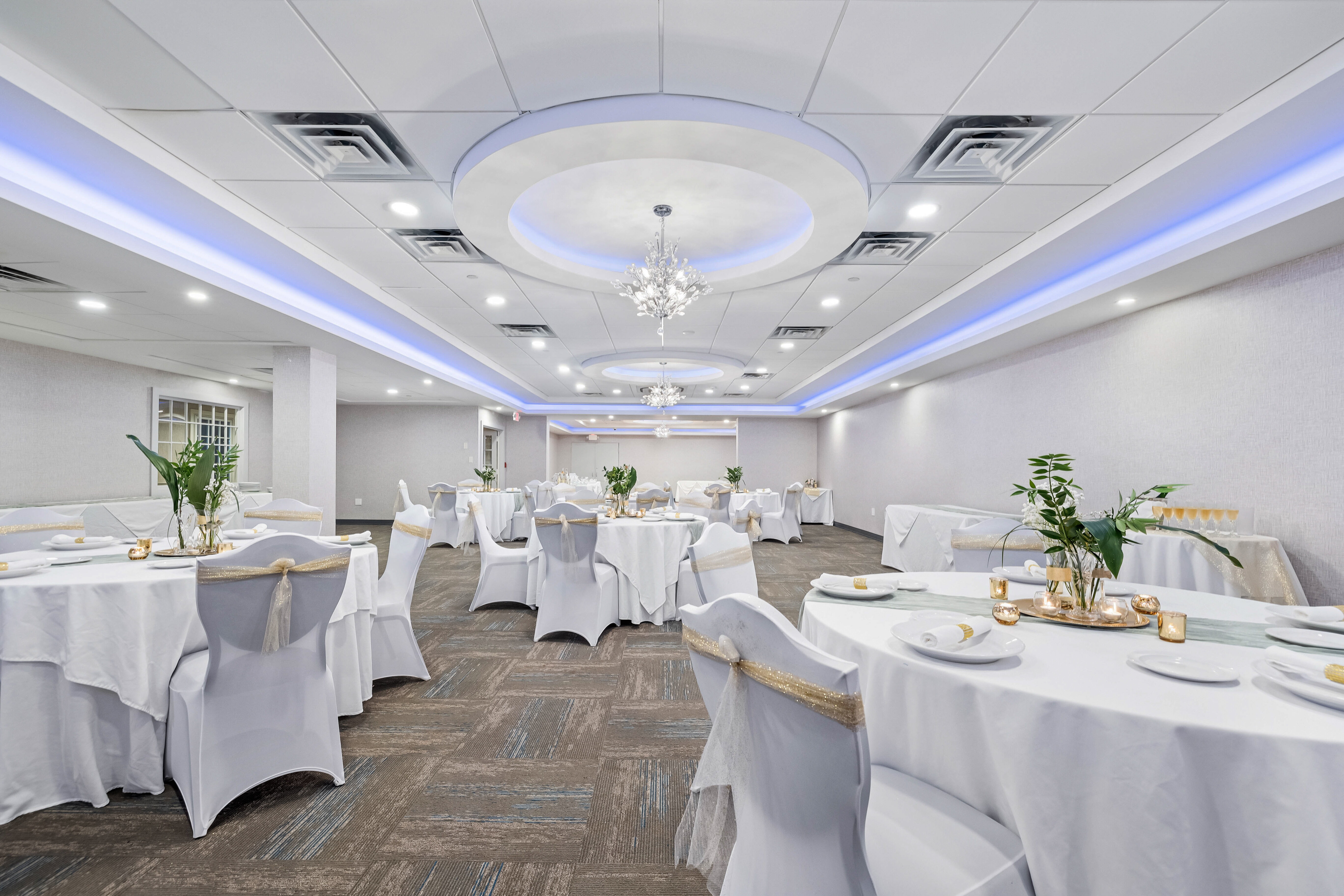 Banquets and Events at the John Carver Inn & Spa - A fully set event room